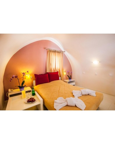 voyage en Grèce nautilus dome Hôtel fira santorin  