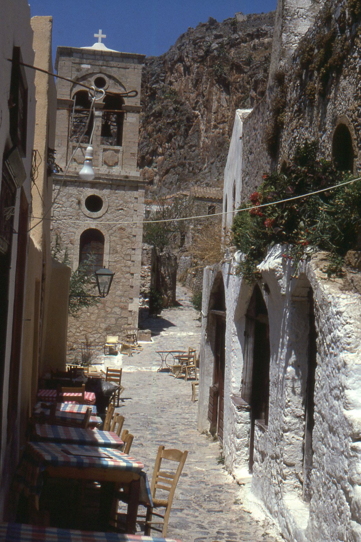 ruelle vieille ville monemvasia péloponnese sud Grece