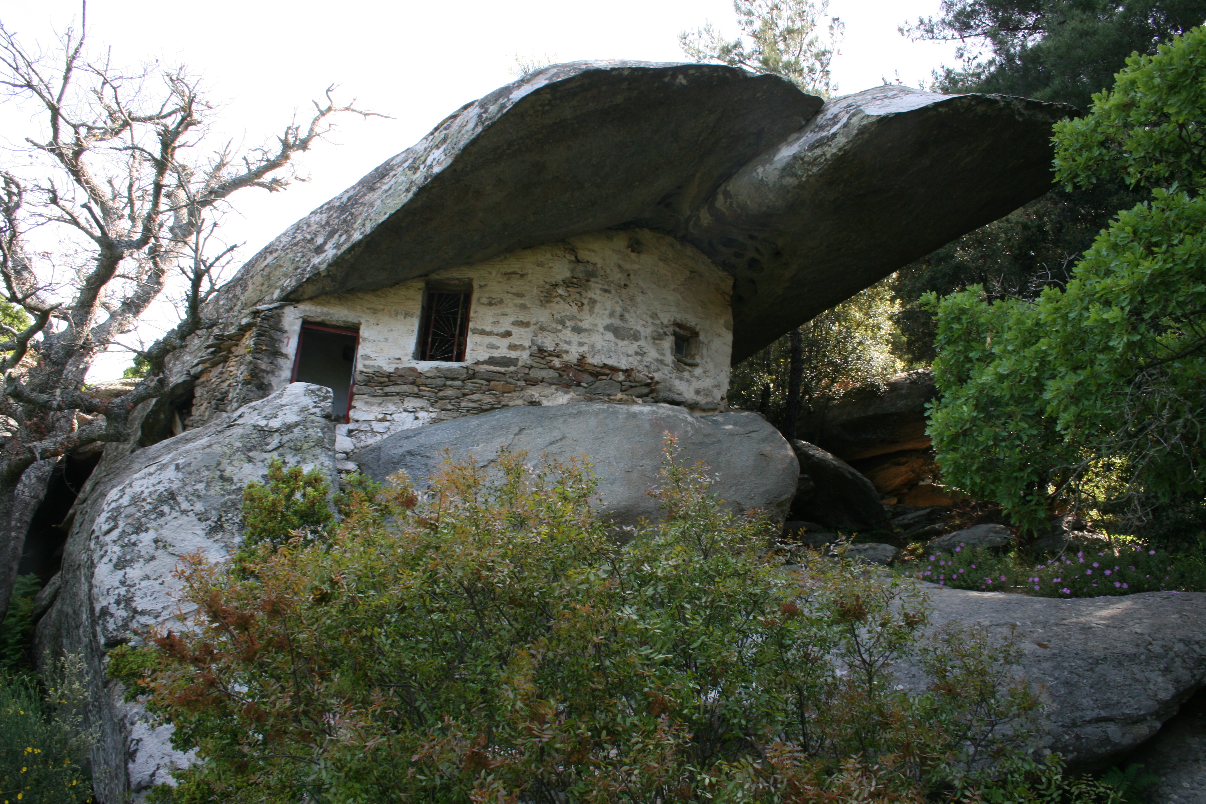 monastère theoktisti ile d'ikaria grece