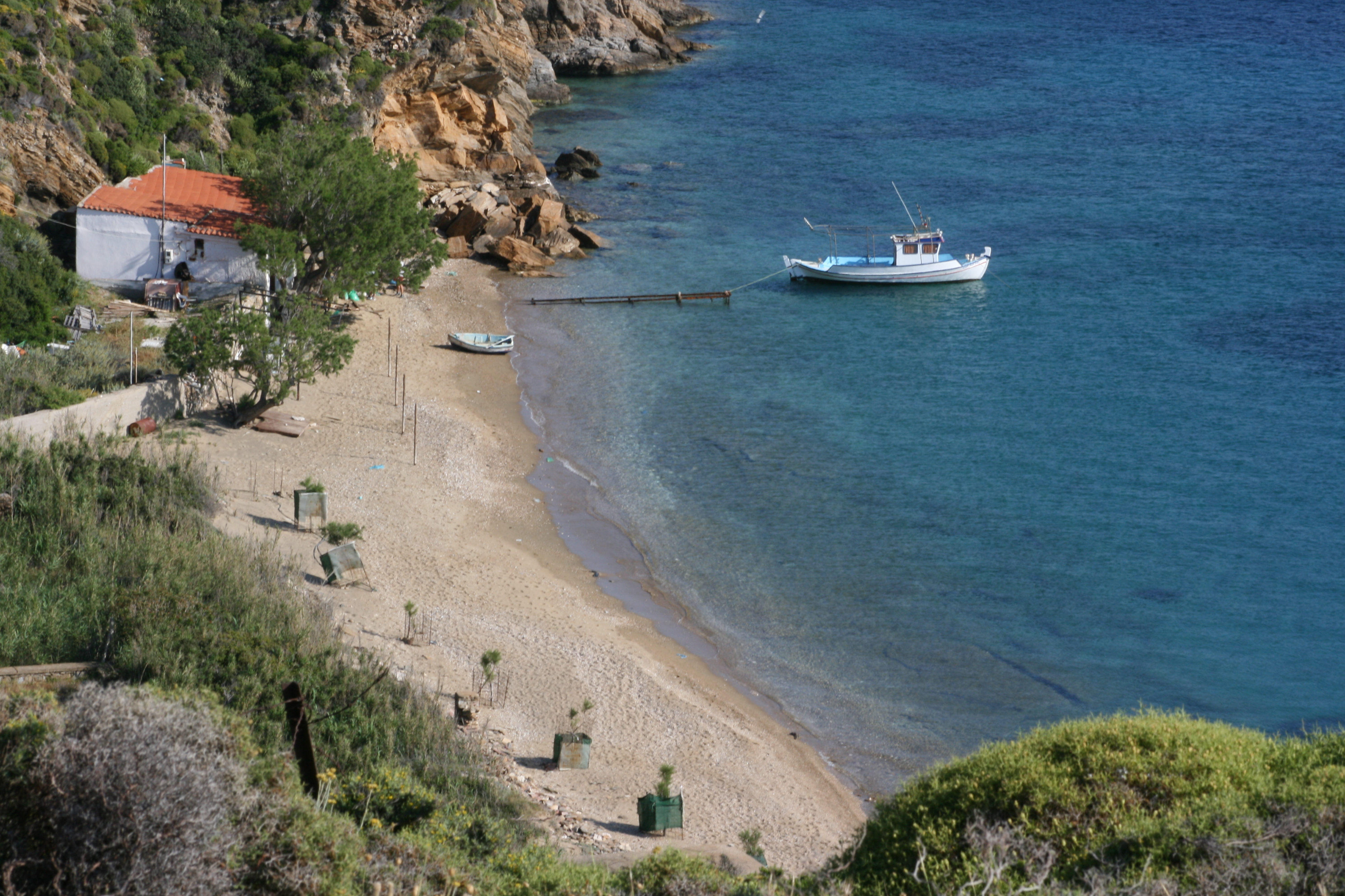 plage agios antonios île de fourni Grece